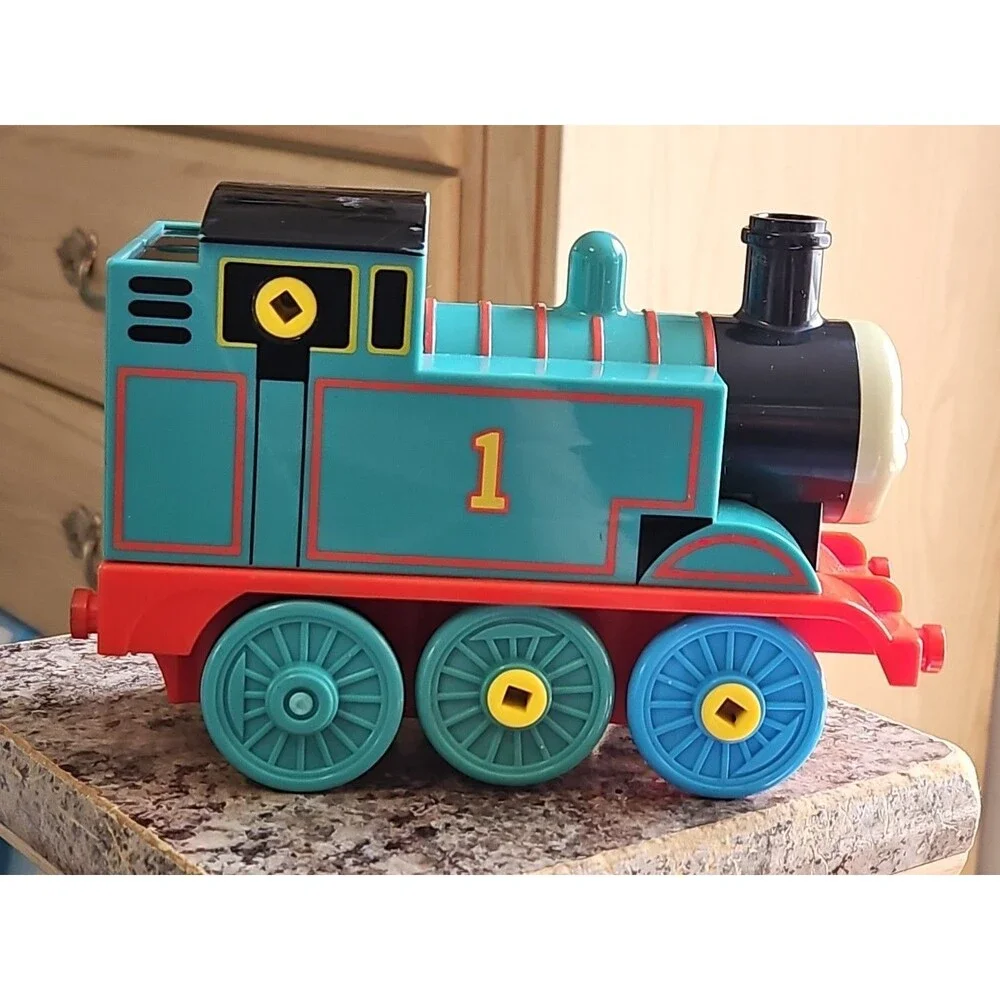 Thomas The Tank Tomy Motorized Train Engine 2004 6.5